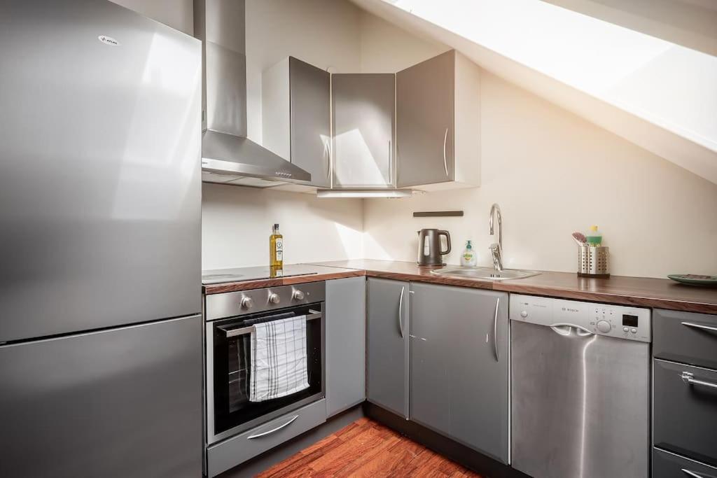 Central Apt. Close To City Centre 特隆赫姆 外观 照片